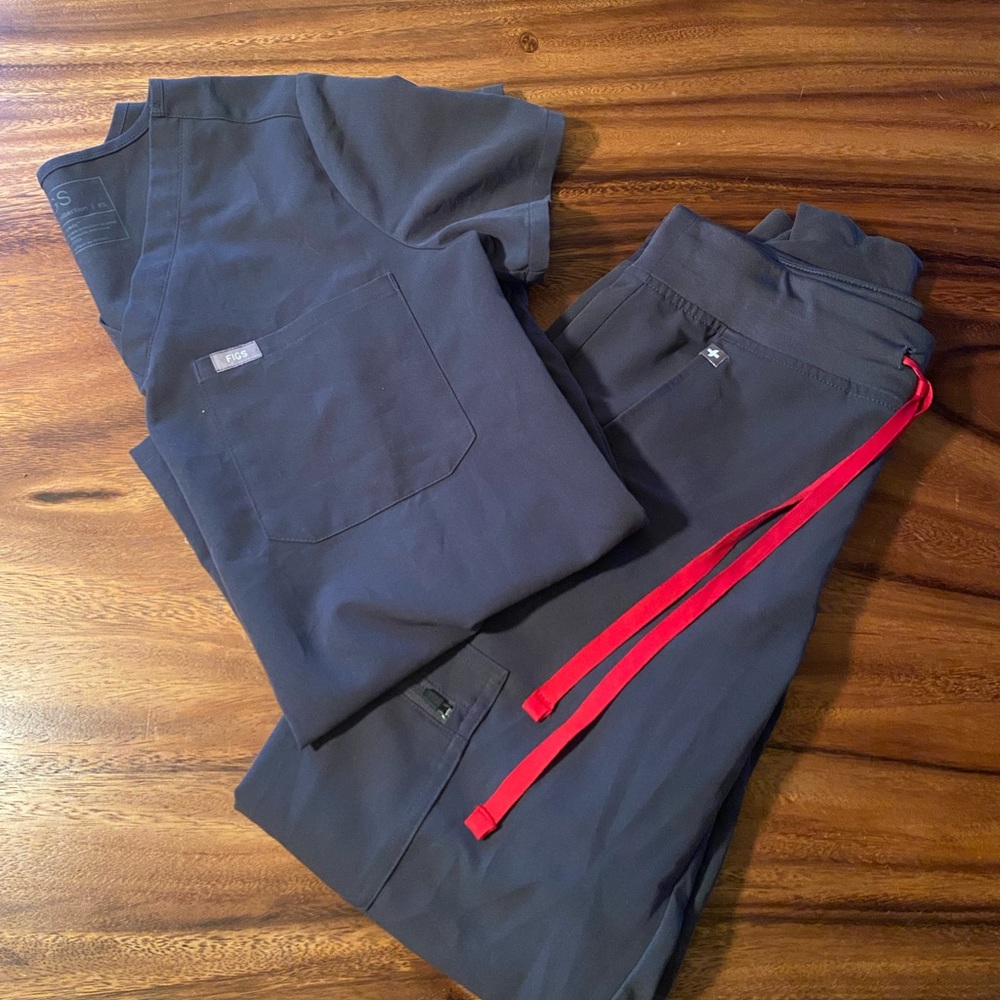 CHARCOAL Zamora jogger size XS; Catarina one pocket XS